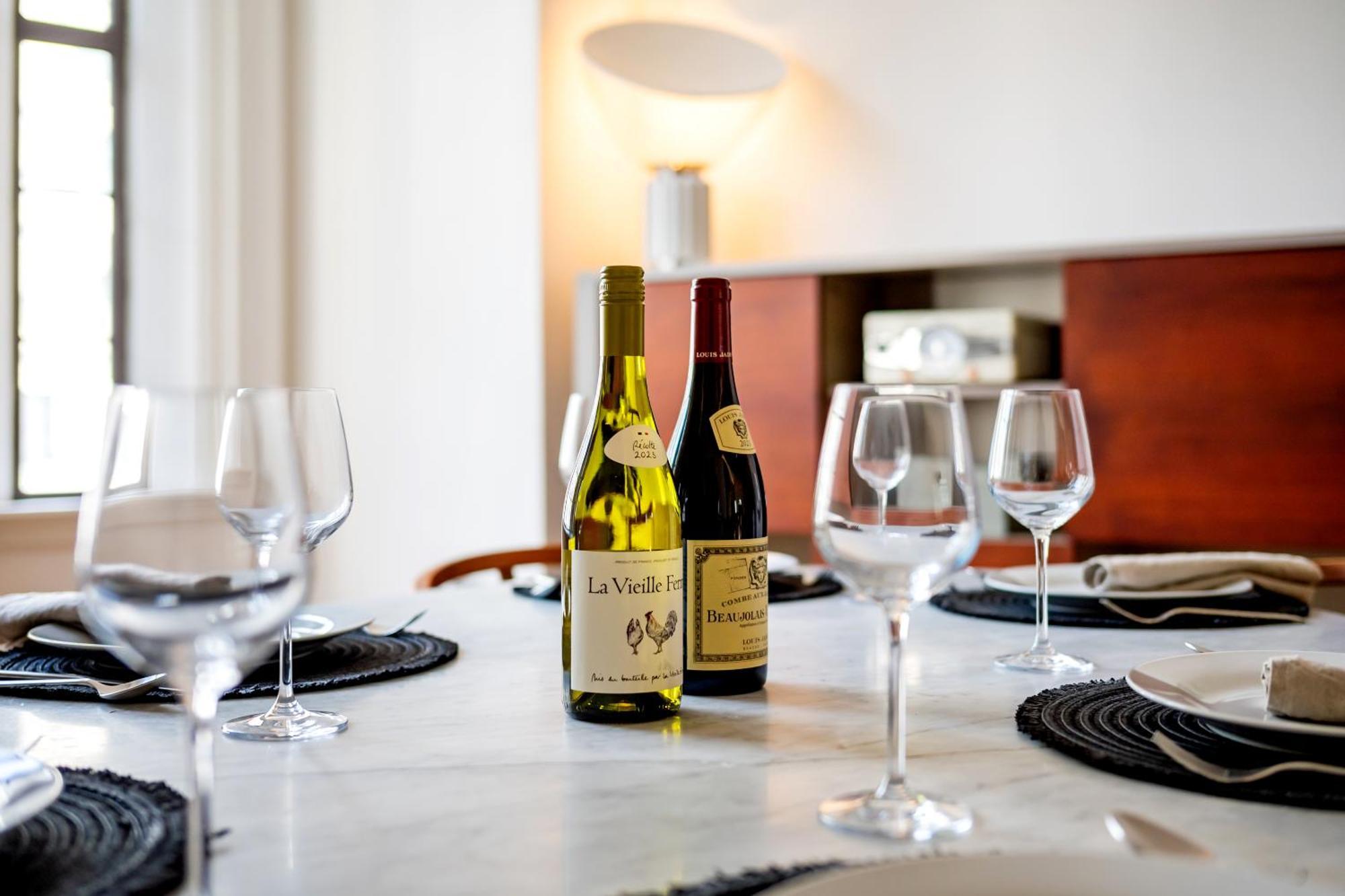 Luxury Aircon 3 Bedr, 4 Beds, 2 Bath Trafalgar Sq Apartamento *